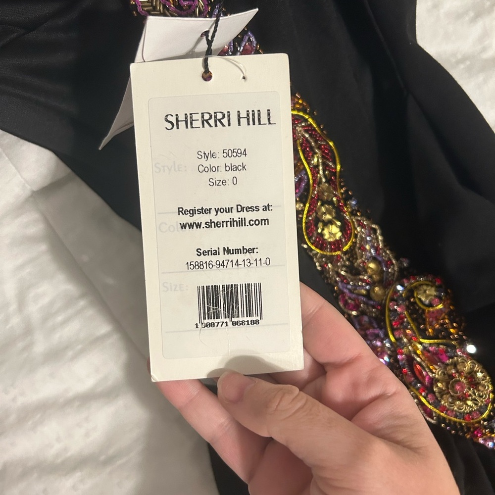 Sherri Hill - Picture 4 of 5